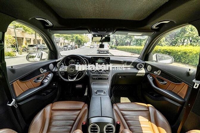 Mercedes GLC300 V1 2022 - sang trọng thể thao