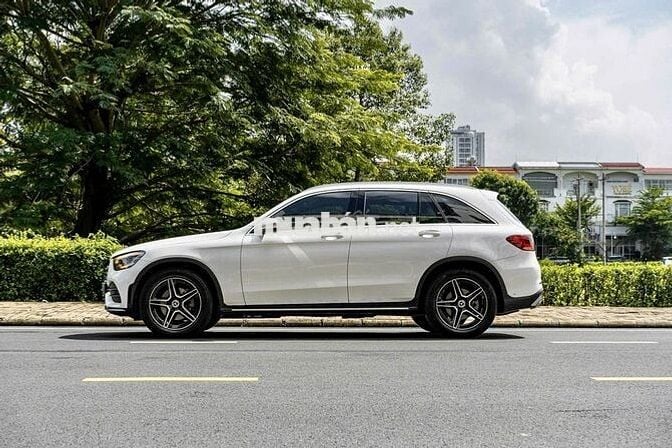 Mercedes GLC300 V1 2022 - sang trọng thể thao