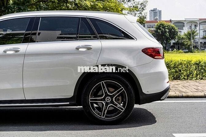 Mercedes GLC300 V1 2022 - sang trọng thể thao
