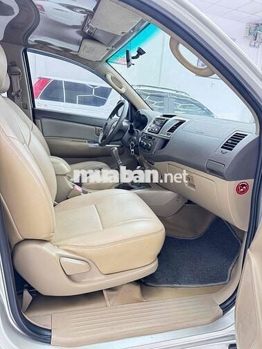 Toyota Hilux 2013 2.5E 4x2 MT - 135000 km