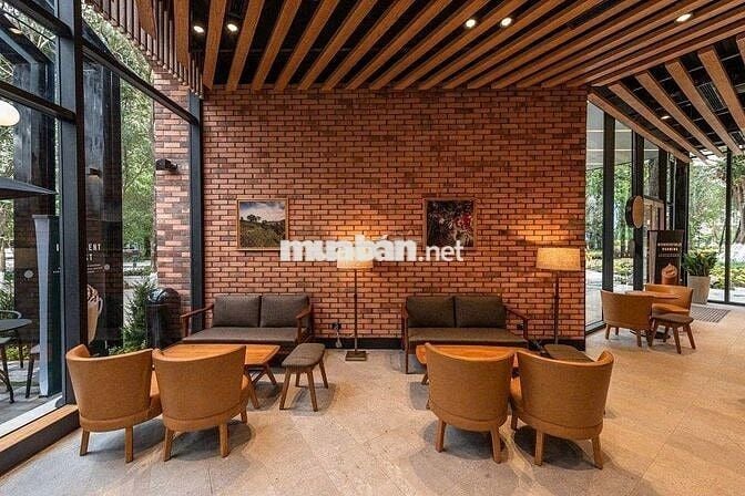 3 mặt tiền 221 Trần Huy Liệu, Phường 8, Quận Phú Nhuận.