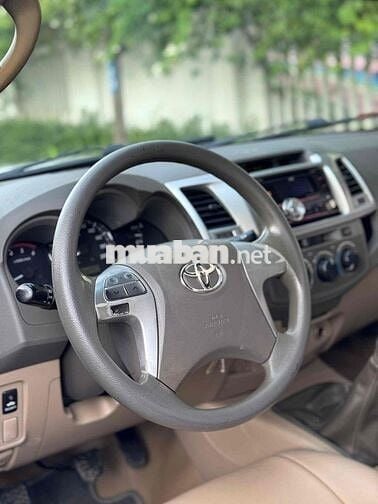 Toyota Hilux 2013 2.5E 4x2 MT - 135000 km