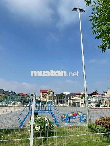 NGÕ Ô TÔ 16 CHỖ ĐỖ CỬA - NGAY SÁT TRỤC CHÍNH KINH DOANH SẦM UẤT