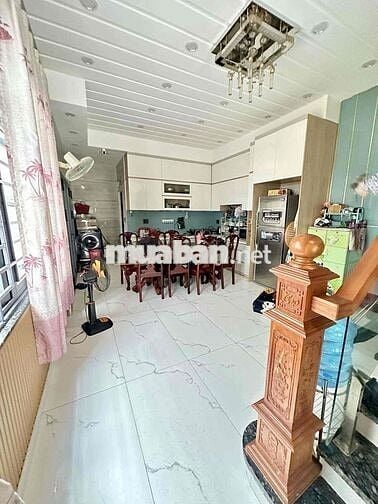 CHO THUÊ NHÀ GÓC 2 MẶT TIỀN HẺM XE TẢI THÔNG LÊ VĂN THỌ P11