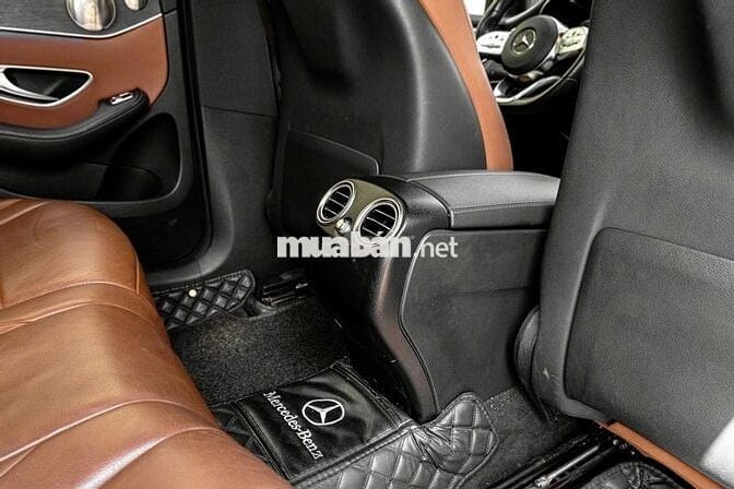 Mercedes GLC300 V1 2022 - sang trọng thể thao