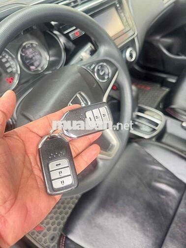 Honda City 2*** km
