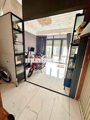 CHO THUÊ NHÀ GÓC 2 MẶT TIỀN HẺM XE TẢI THÔNG LÊ VĂN THỌ P11