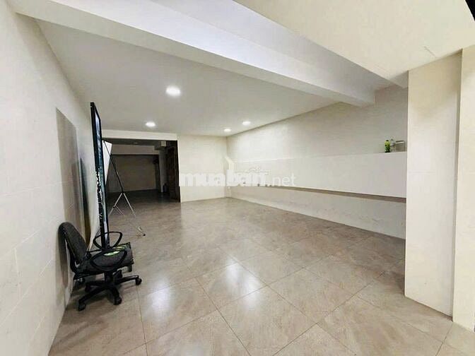 VIP NHÀ MẶT TIỀN MỚI ĐẸP, VỊ TRÍ KINH DOANH SẦM UẤT–CÓ THANG MÁY –PCCC