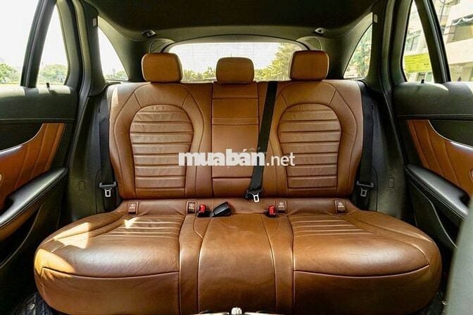 Mercedes GLC300 V1 2022 - sang trọng thể thao