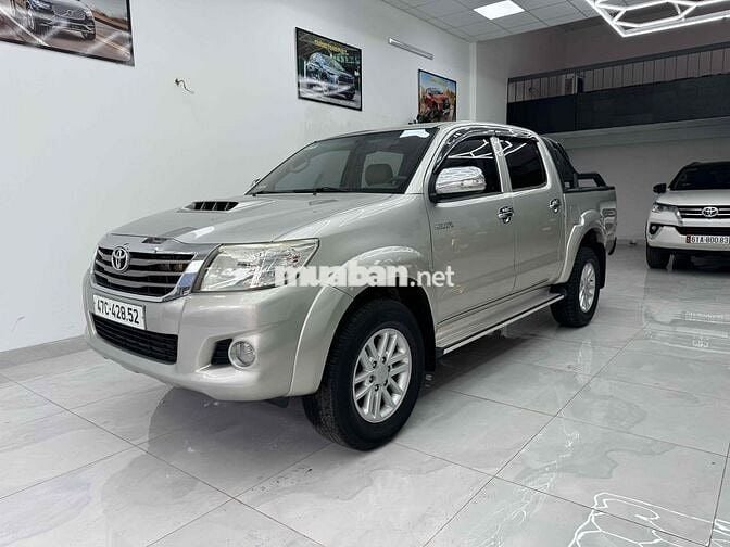 Toyota Hilux 2013 2.5E 4x2 MT - 135000 km