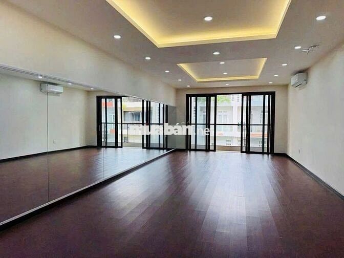 VIP NHÀ MẶT TIỀN MỚI ĐẸP, VỊ TRÍ KINH DOANH SẦM UẤT–CÓ THANG MÁY –PCCC