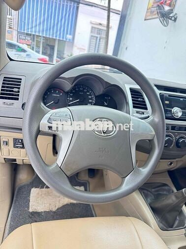 Toyota Hilux 2013 2.5E 4x2 MT - 135000 km