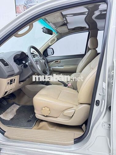 Toyota Hilux 2013 2.5E 4x2 MT - 135000 km