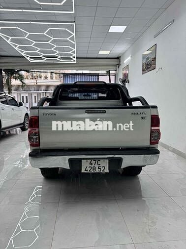 Toyota Hilux 2013 2.5E 4x2 MT - 135000 km