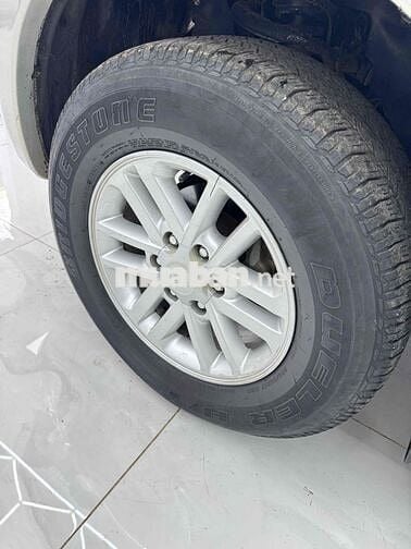 Toyota Hilux 2013 2.5E 4x2 MT - 135000 km
