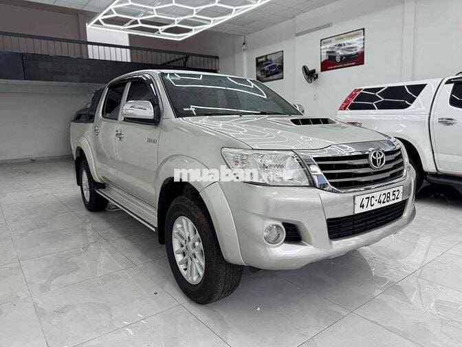 Toyota Hilux 2013 2.5E 4x2 MT - 135000 km