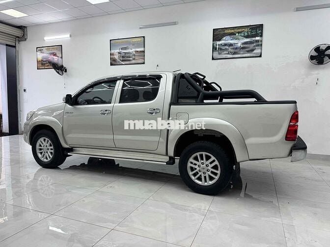 Toyota Hilux 2013 2.5E 4x2 MT - 135000 km