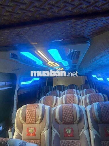 Ford Transit 2023 Tiêu chuẩn