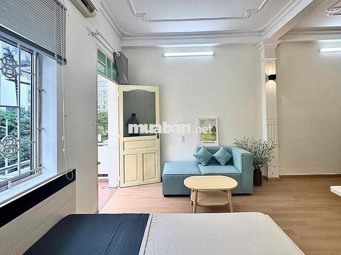 CHO THUÊ CĂN HỘ STUDIO BAN CÔNG NGAY LANDMART 81. GIÁP QUẬN 1