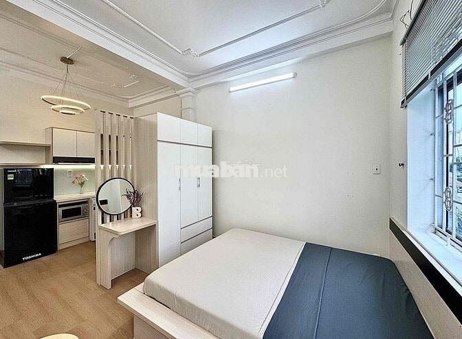 CHO THUÊ CĂN HỘ STUDIO BAN CÔNG NGAY LANDMART 81. GIÁP QUẬN 1