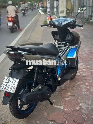 Xe đep 4 val đưa 19 củ nhận xe về đi