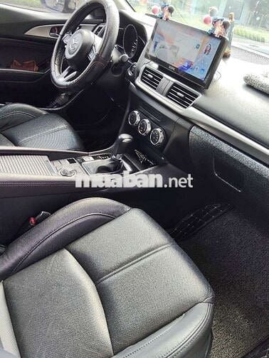 Cần bán xe Mazda3 2017  - 8v  xe bao zin 99,9%