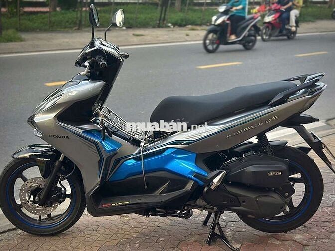 Xe đep 4 val đưa 19 củ nhận xe về đi