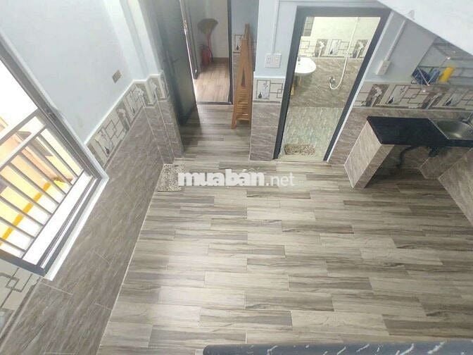 Phòng gác máy lạnh lê thị hồng p17 Gò Vấp trong chợ căn cứ