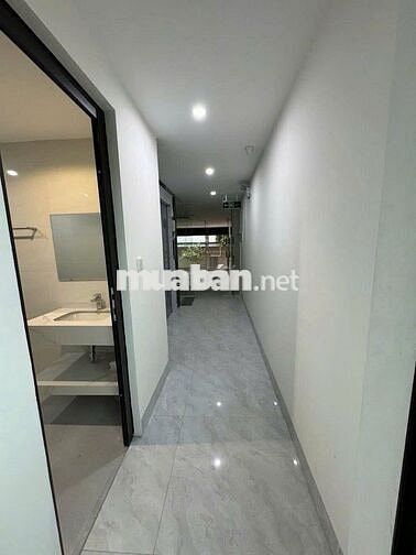 🏢 TOÀ NHÀ VĂN PHÒNG 8 TẦNG  – Ô TÔ TRÁNH – 2 MẶT THOÁNG – VỈA HÈ RỘNG