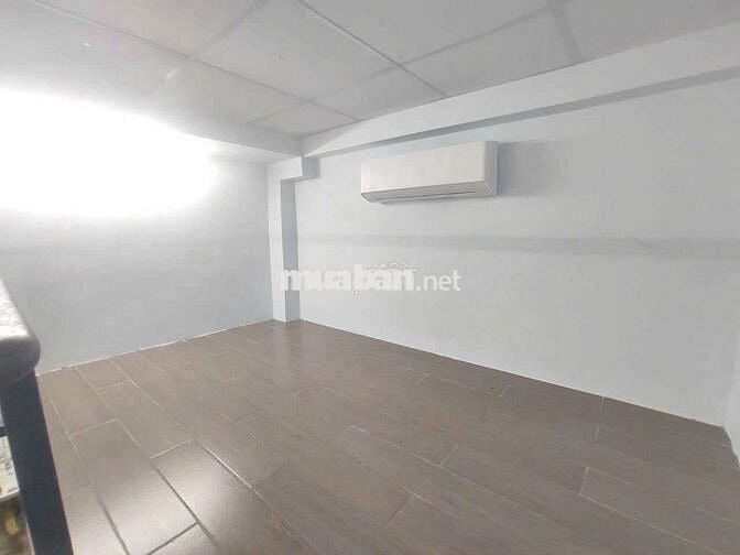 Phòng gác máy lạnh lê thị hồng p17 Gò Vấp trong chợ căn cứ