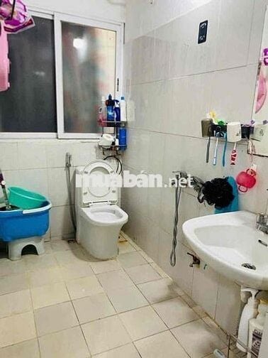 Bán nhà tập thể phố Yên Lạc nhà đẹp 2 thoáng dân trí cao ở ngay 100m t