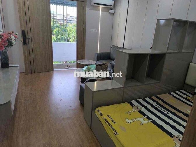Bán nhà tập thể phố Quỳnh Mai nhà đẹp 2 thoáng view mặt phố 80m T5 giá