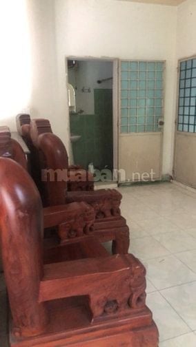 Biệt thự 2 mặt tiền có hồ cá koi