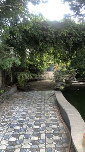 Biệt thự 2 mặt tiền có hồ cá koi