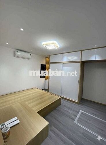 Hot! TT phố Bạch Mai,ô tô đỗ cửa, 2 ngủ 2 WC,tầng 2, 45m full nội thất
