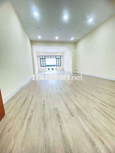 Cho thuê nhà mặt tiền Bàn cờ, p3. Dt. 4,5x23m 1t 3 lầu st. 6pn đẹp