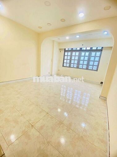 Cho thuê nhà mặt tiền Bàn cờ, p3. Dt. 4,5x23m 1t 3 lầu st. 6pn đẹp