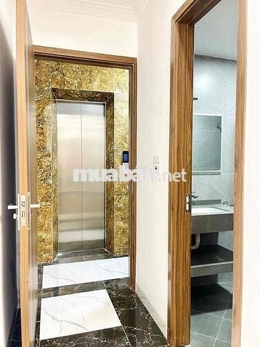 NHÀ ĐẸP 5 TẦNG – THANG MÁY – NỘI THẤT SANG TRỌNG – Ở NGAY TÂY HỒ