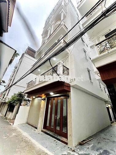 NHÀ ĐẸP 5 TẦNG – THANG MÁY – NỘI THẤT SANG TRỌNG – Ở NGAY TÂY HỒ
