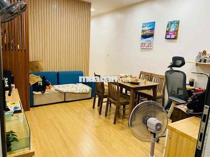 Bán nhà tập thể phố Yên Lạc nhà đẹp 2 thoáng dân trí cao ở ngay 100m t