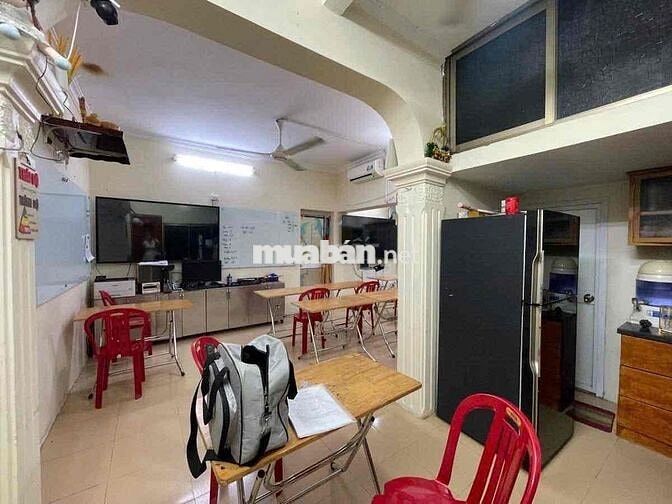 Bán nhà tập thể phố 8/3 nhà đẹp 2 thoáng nguyên bản khu dân trí cao 10
