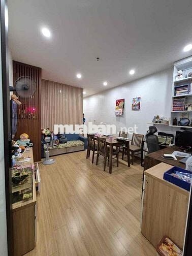 Bán nhà tập thể phố Yên Lạc nhà đẹp 2 thoáng dân trí cao ở ngay 100m t