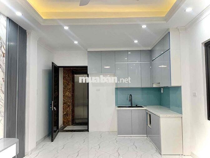 NHÀ ĐẸP 5 TẦNG – THANG MÁY – NỘI THẤT SANG TRỌNG – Ở NGAY TÂY HỒ
