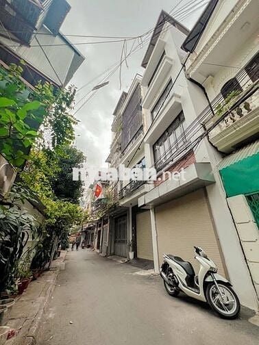 BÁN NHÀ PHÂN LÔ QUÂN ĐỘI – Ô TÔ TRÁNH – NHÀ ĐẸP Ở NGAY