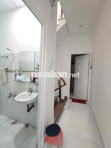 Bán nhà Tân Hương, 3 tầng, 37m2, 10m ra hẻm xe tải, Chỉ 3 đồng 6 TL
