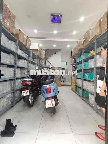 Bán nhà Tân Hương, 3 tầng, 37m2, 10m ra hẻm xe tải, Chỉ 3 đồng 6 TL