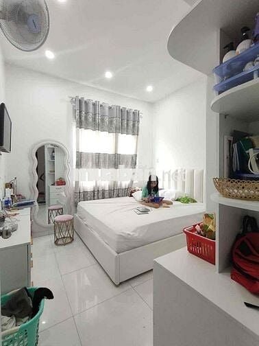 Bán nhà Tân Hương, 3 tầng, 37m2, 10m ra hẻm xe tải, Chỉ 3 đồng 6 TL