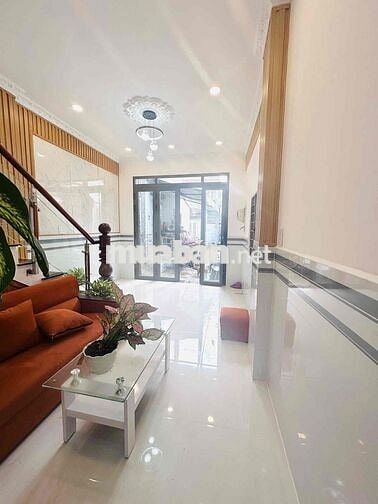 Nhà mới, 2 tầng, k lộ giới hẻm 100 Bùi Minh Trực- thông P Thế Hiển