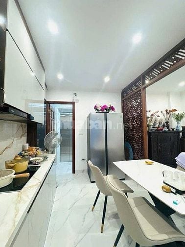 Siêu Phẩm-Lô Góc 53m2-5Tầng-Thang Máy-Mặt Ngõ Thông-Phố Hồng Mai-16Tỷ8