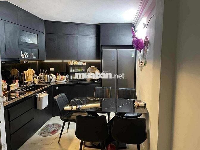 Bán nhà full nội thất ở ngay Phố Khương Trung Thanh Xuân